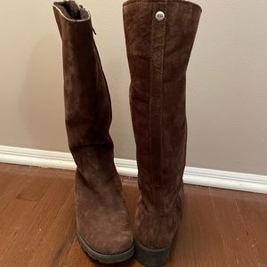 Tall zip up brown UGG boots suede exterior
